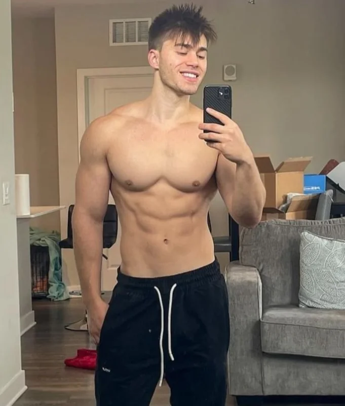 Aaron profile photo