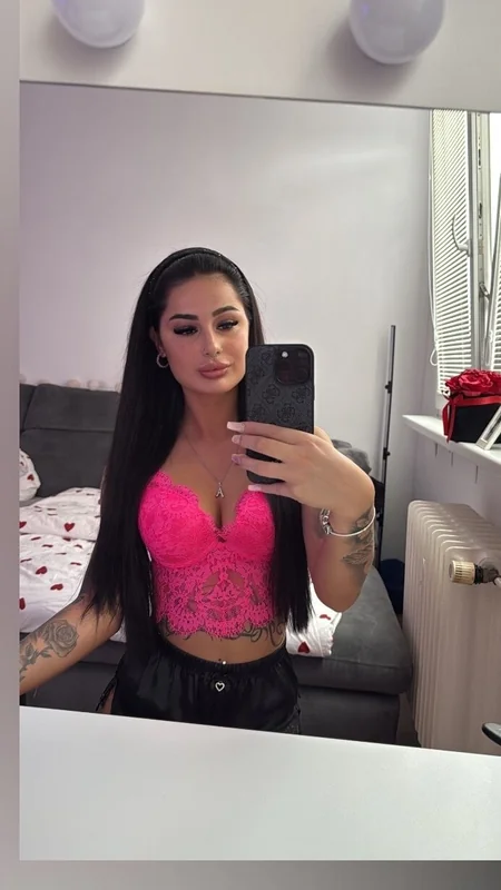adel_langdon OnlyFans profile on OnlySeek