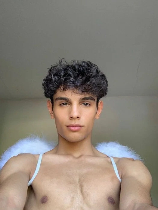Aladdintwinkfree profile photo