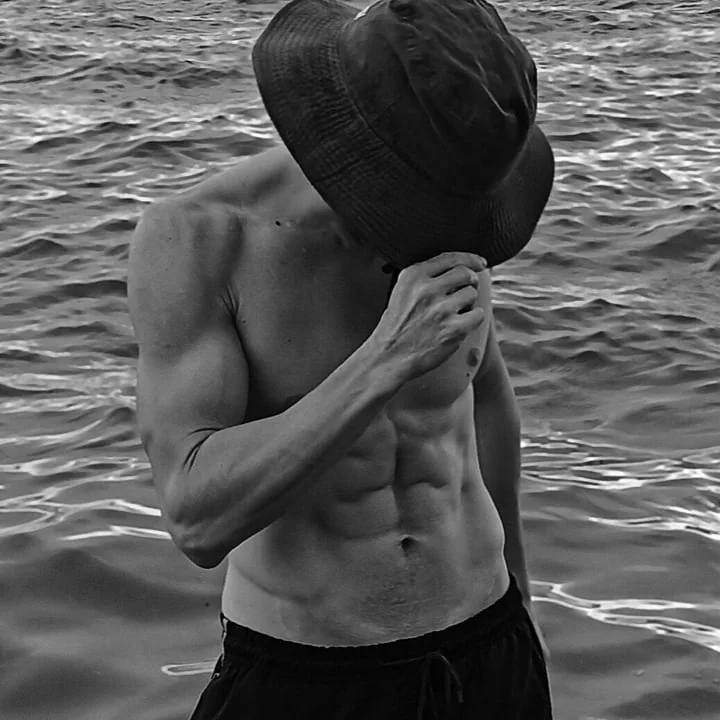Alexwood OnlyFans profile on OnlySeek