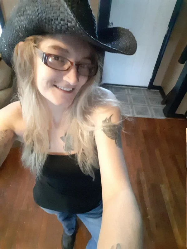 Alwaysnaughty32 profile photo