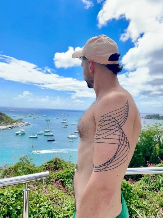 Andresundressed OnlyFans profile on OnlySeek