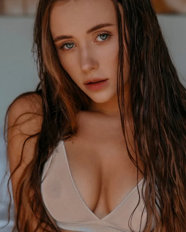 Arilaviee OnlyFans profile on OnlySeek