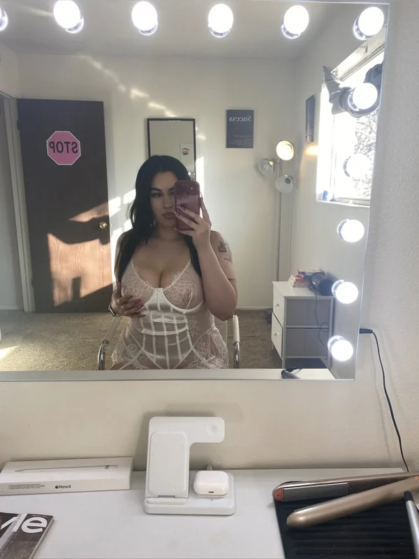 Isabelle conde OnlyFans profile on OnlySeek