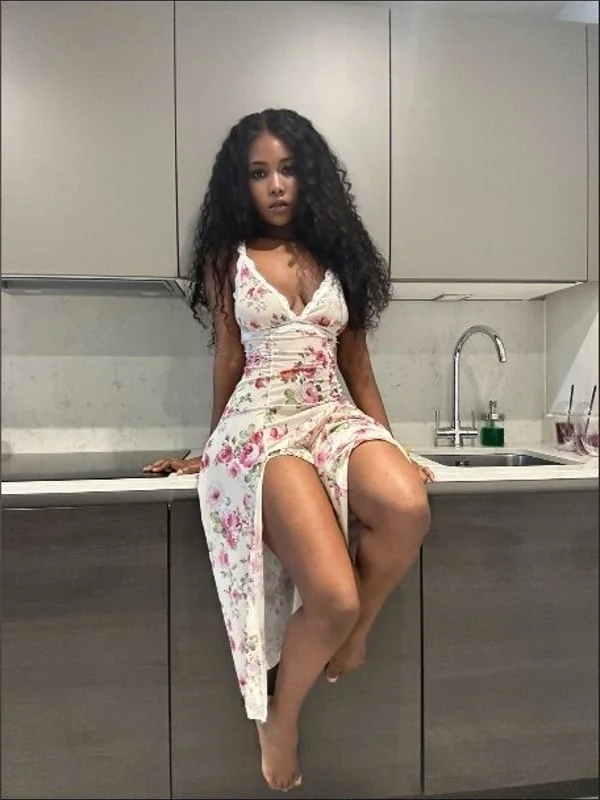 𝗕𝗲𝗹𝗹𝗮 𝗻𝘆𝗺𝗽𝗵𝗼 𝗯𝗮𝗶𝗹𝗲𝘆 😇😈💕 OnlyFans profile on OnlySeek