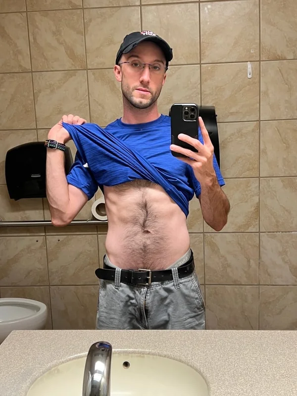 Bradwantsyou OnlyFans profile on OnlySeek