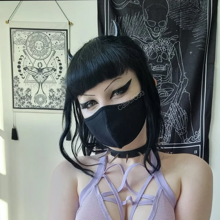 𝕮𝖆𝖑𝖑𝖎𝖊 💀 Alt/Goth Babe 🖤🤍 OnlyFans profile on OnlySeek