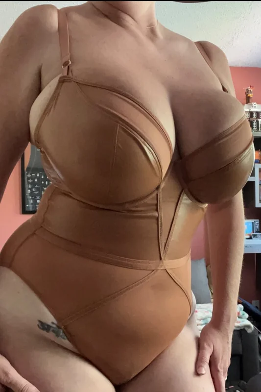 Charlottecurves profile photo
