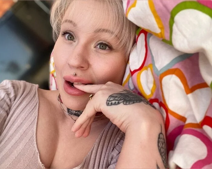 Cristasalxx OnlyFans profile on OnlySeek