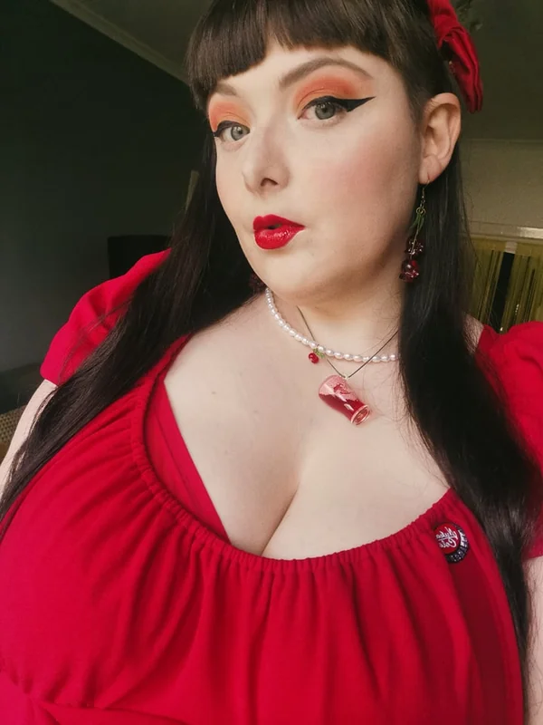 Ivy (Curvy&Nerdy) OnlyFans profile on OnlySeek