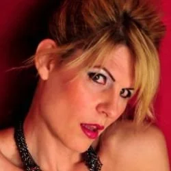 Delia DeLions OnlyFans profile on OnlySeek