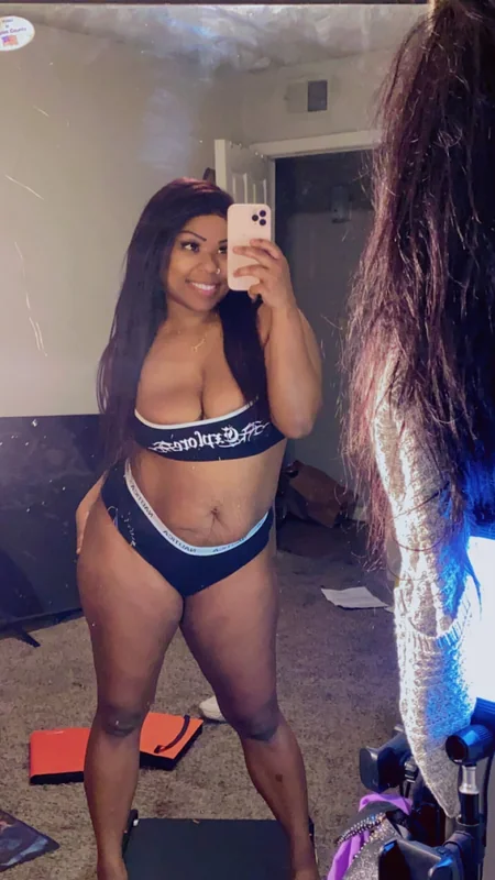 Desi Wright profile photo
