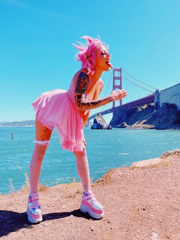 𝓛𝓸𝓷𝓭𝓸𝓷 ✨ profile photo