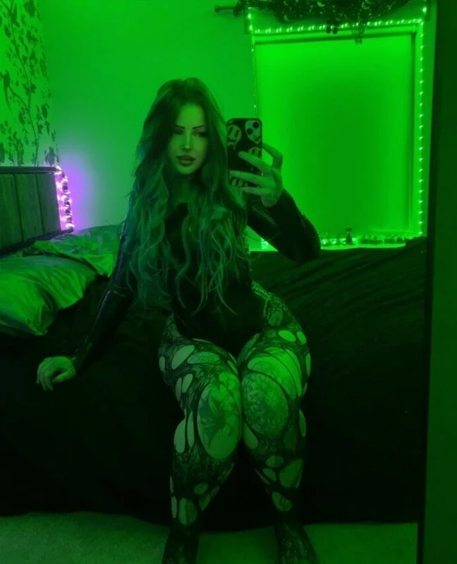 𝐸𝒹𝑒𝓃 ⸸ 𝚂𝚎𝚖𝚎𝚗 𝙳𝚎𝚖♡𝚗 ⸸ profile photo