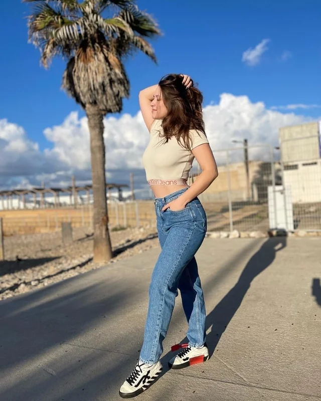 Elianna OnlyFans profile on OnlySeek