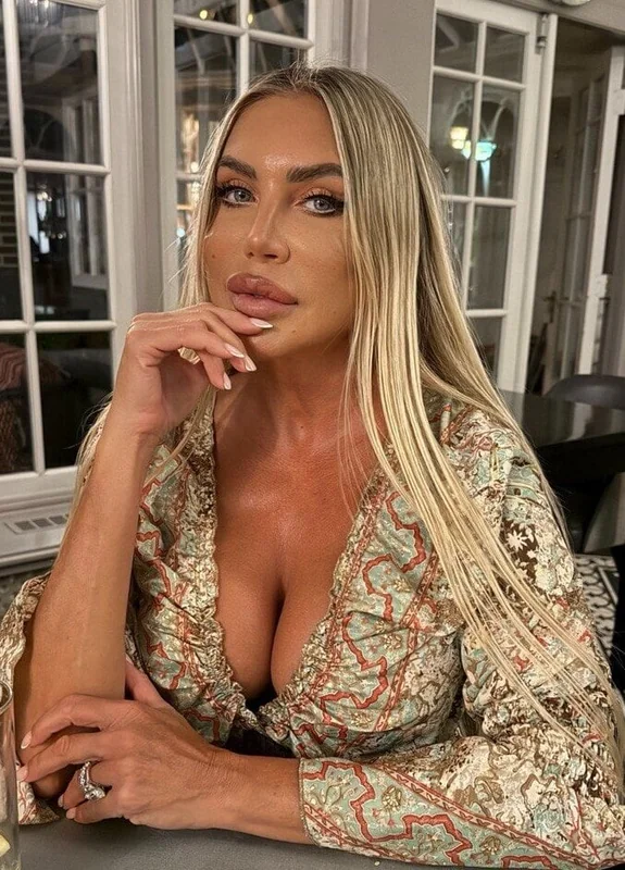 💋𝐄 𝐋 𝐈 𝐙 𝐀 𝐁 𝐄 𝐓 𝐇 🇺🇦 profile photo