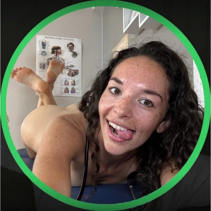 Emmahall OnlyFans profile on OnlySeek