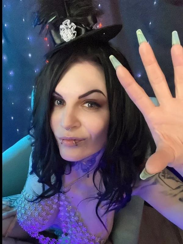 Goddess Emma Leviathan OnlyFans profile on OnlySeek