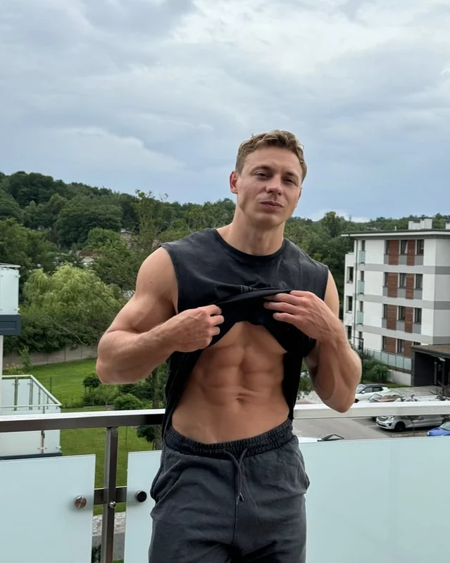 Vlad | Your Favourite Muscle Hunk 🔞 profile photo