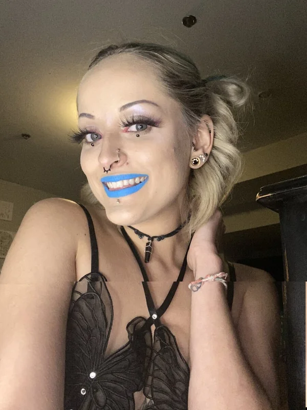 Freakyriss OnlyFans profile on OnlySeek
