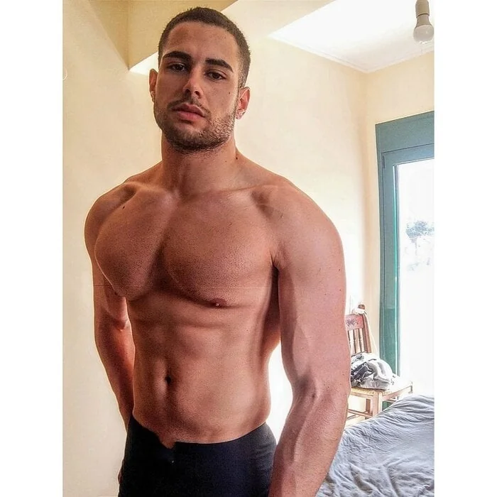 Giannispapadakisss OnlyFans profile on OnlySeek
