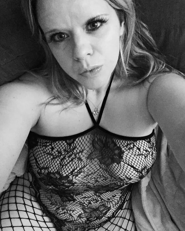Hornysurreycouple83 OnlyFans profile on OnlySeek