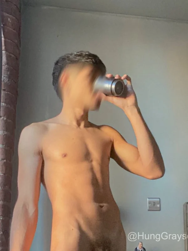 Hunggrayson OnlyFans profile on OnlySeek