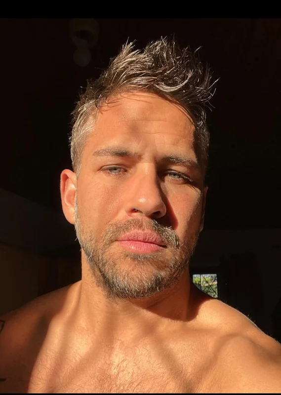 Hunkyguysouth profile photo