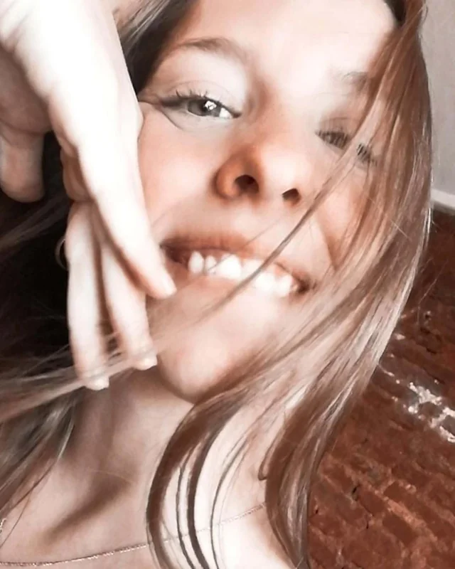• 𝐂𝐇𝐈𝐀𝐑𝐀 • 🍑 OnlyFans profile on OnlySeek