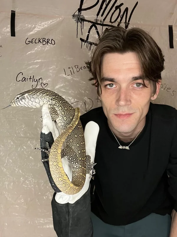 Cash dummy profile photo