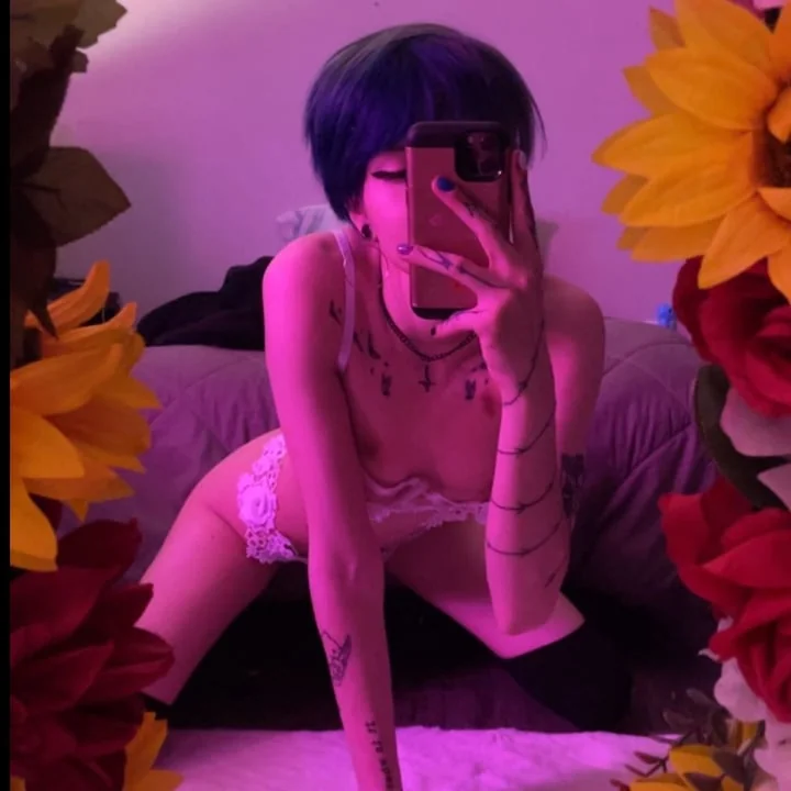 Ittybittyloli OnlyFans profile on OnlySeek