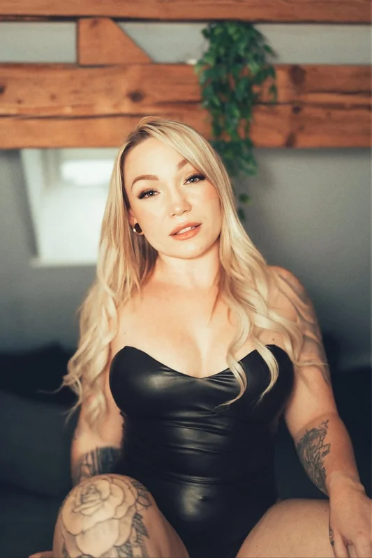 Juicyloufree profile photo