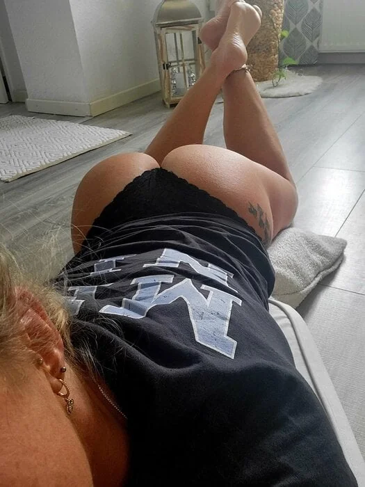 Pia OnlyFans profile on OnlySeek