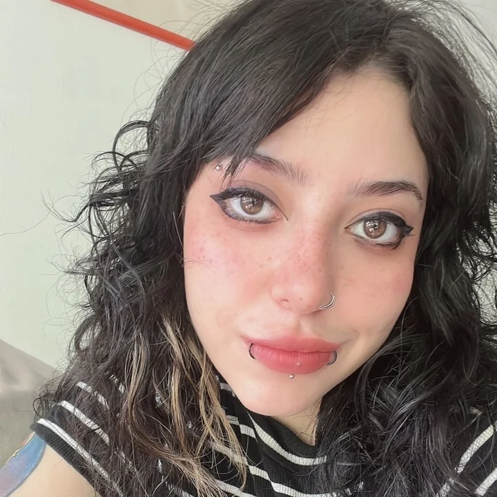 Miki's Free Page profile photo