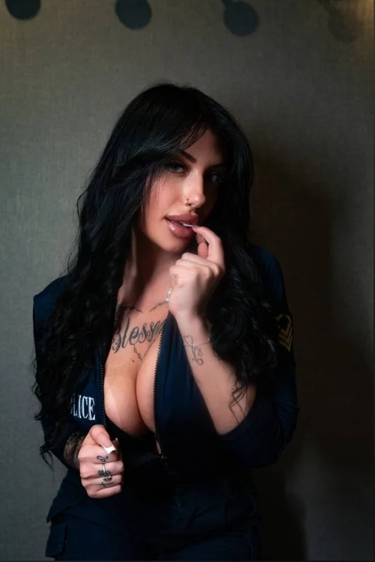 ALICELAGUARDIA profile photo