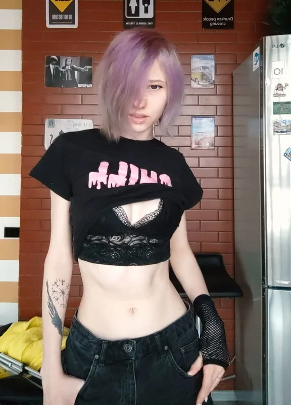 little_emo_kitten profile photo