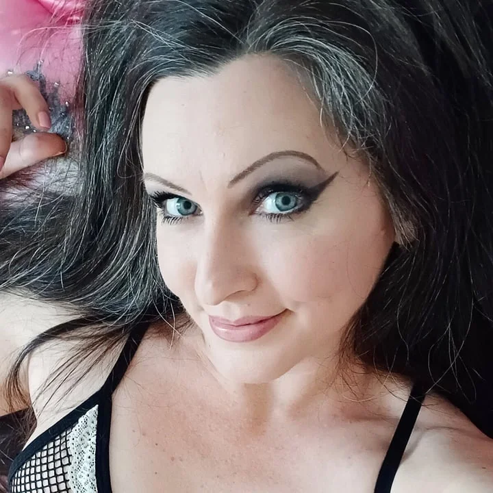 Littlegothinheels OnlyFans profile on OnlySeek