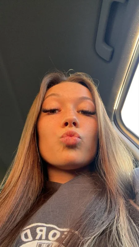 Lucylurkss profile photo
