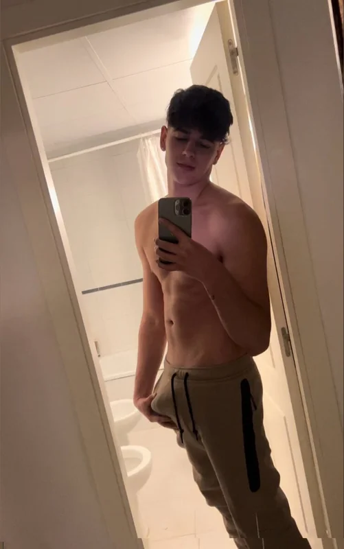 Miguelccastro OnlyFans profile on OnlySeek