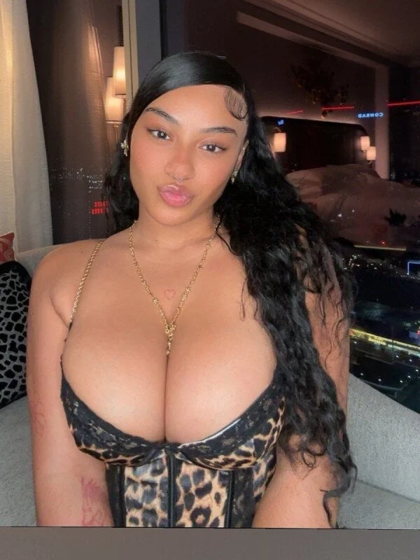 Jasmyn OnlyFans profile on OnlySeek
