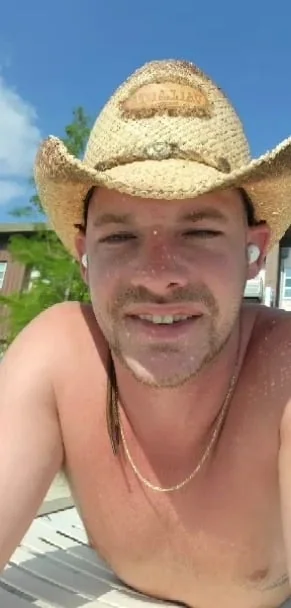 Misterstiffwood OnlyFans profile on OnlySeek