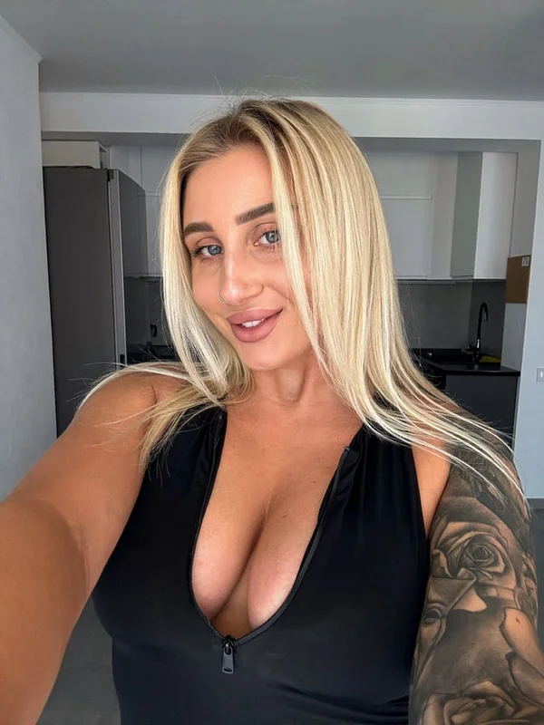 Mollypillows OnlyFans profile on OnlySeek