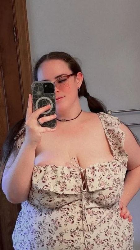 𝑀𝑜𝓂𝓂𝓎 𝐿𝑜𝒸𝓊𝓇𝒶𝓌𝑜𝓁𝒻 profile photo