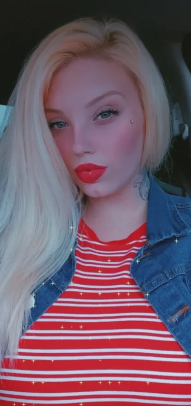 Moneymakesmehorny profile photo
