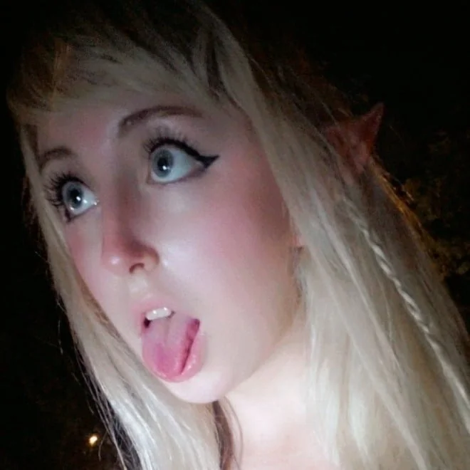 Moonirl profile photo