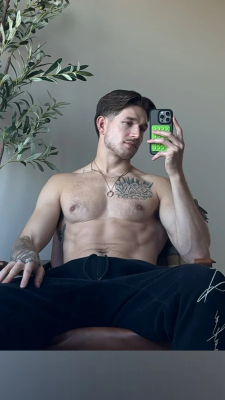 Mr.Innocence OnlyFans profile on OnlySeek