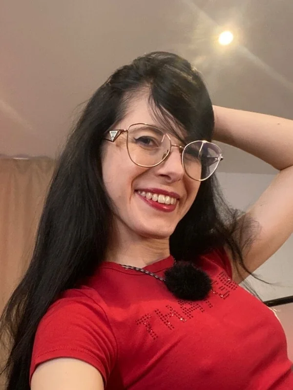Nikki Gia Official profile photo