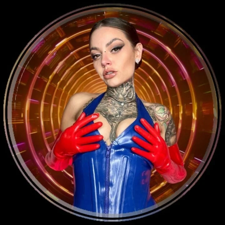 Mistress Nikky French ∣ Domme ∣ Femdom profile photo