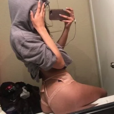 olivia mello OnlyFans profile on OnlySeek