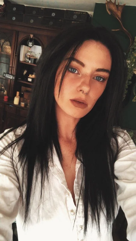 Onliee5mil3here profile photo